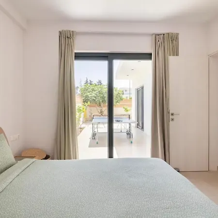 Kala - Private Pool & Sauna I Villa Loutráki