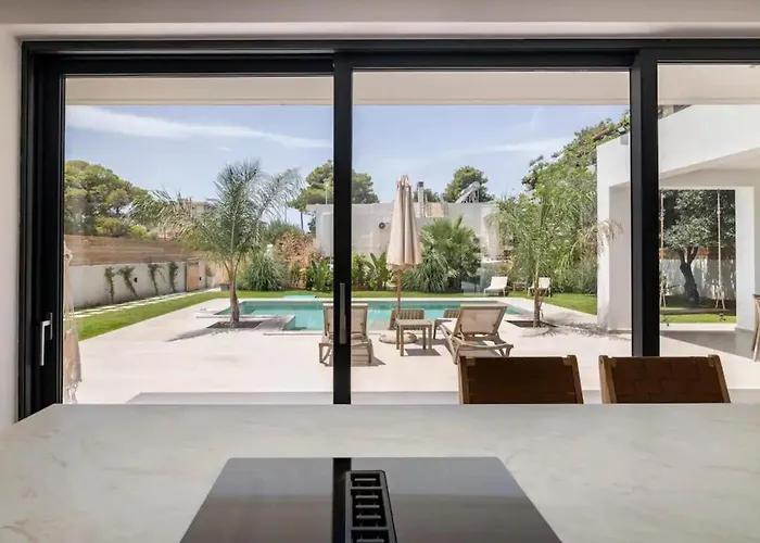 Kala - Private Pool & Sauna I 빌라 루트라키